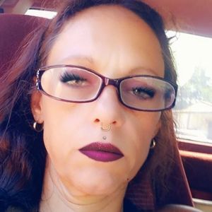 Meet your Posher, Hollye